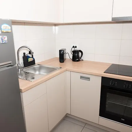 2 Bedroom, 1 Living Room Apartment Downtown Нови Сад Екстериор снимка