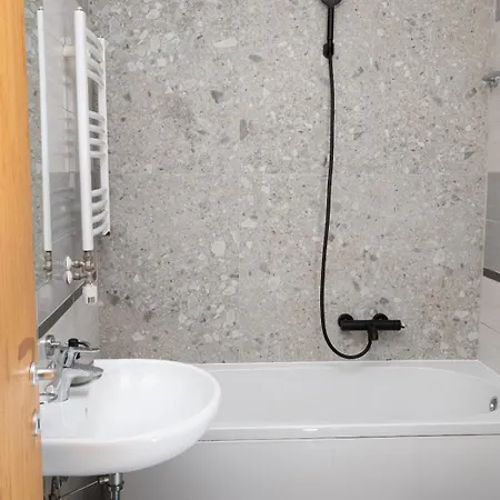 2 Bedroom, 1 Living Room Apartment Downtown Нови Сад Екстериор снимка
