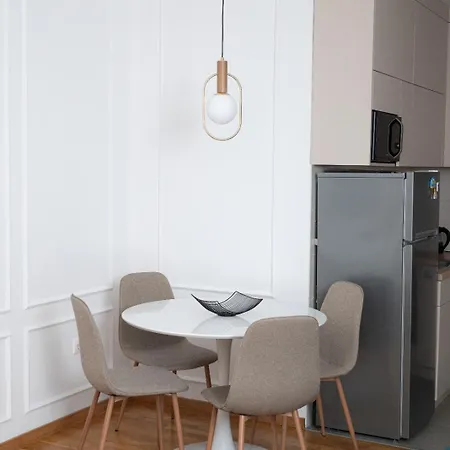 2 Bedroom, 1 Living Room Apartment Downtown Нови Сад Екстериор снимка