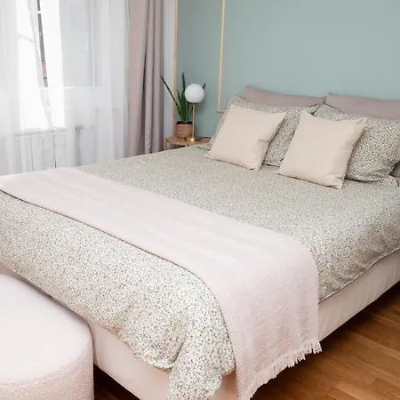 2 Bedroom, 1 Living Room Apartment Downtown Нови Сад Екстериор снимка