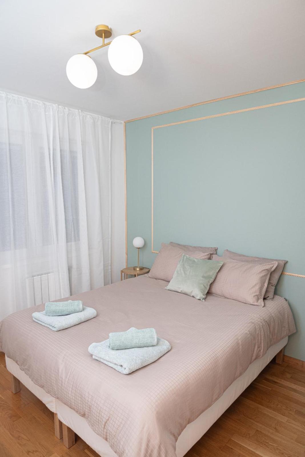 2 Bedroom, 1 Living Downtown