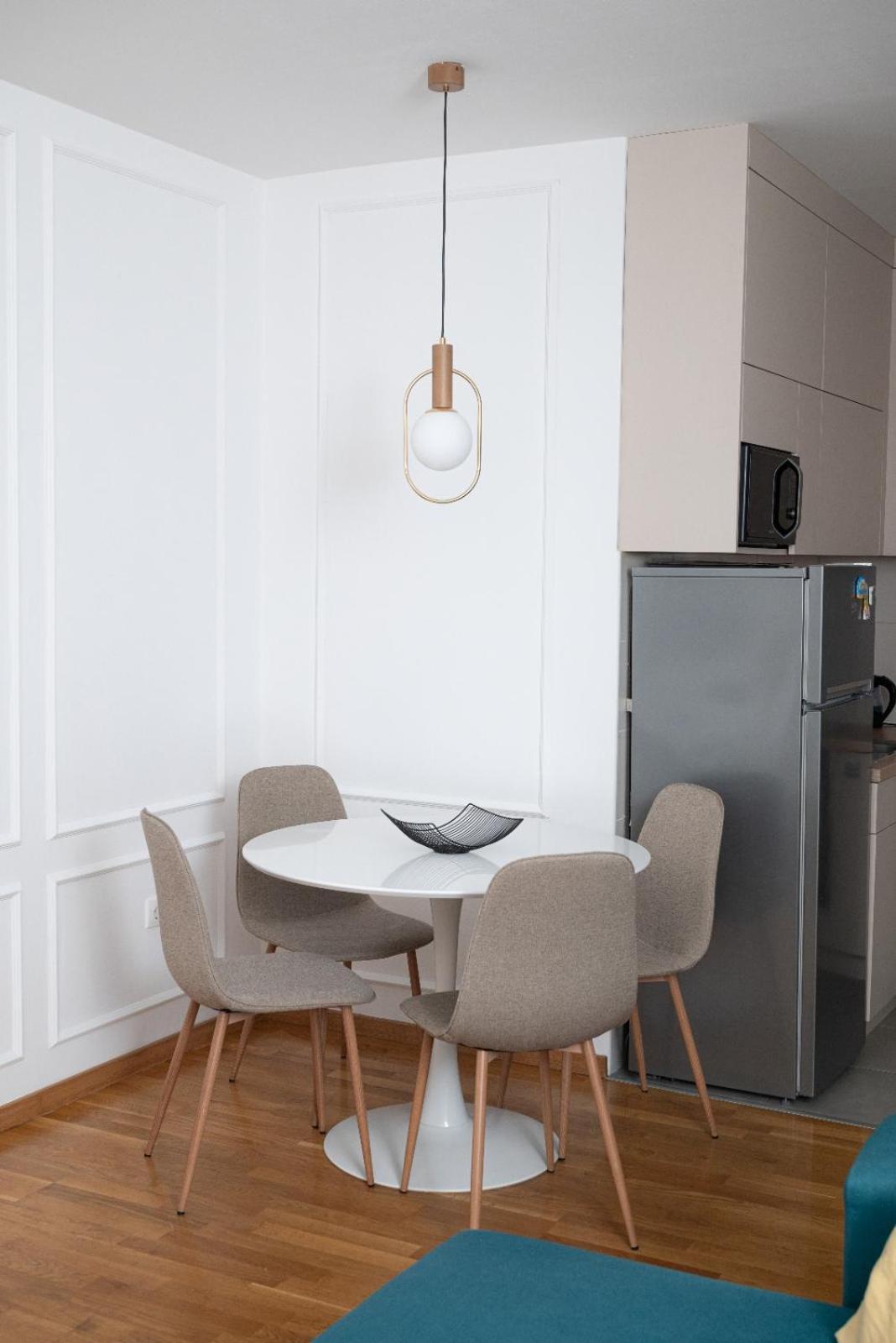 2 Bedroom, 1 Living Downtown Нови Сад