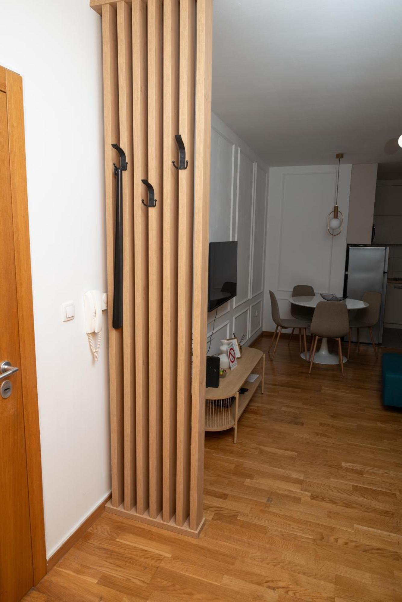 2 Bedroom, 1 Living Downtown Нови Сад