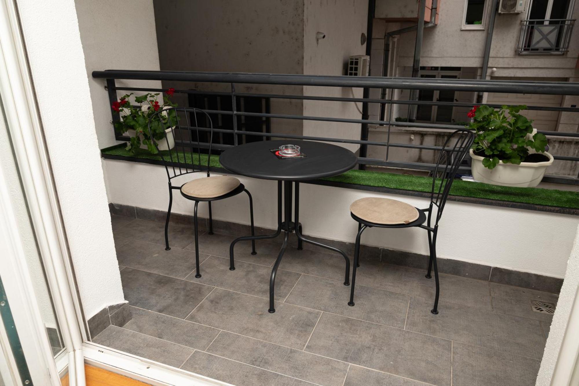 2 Bedroom, 1 Living Downtown * Нови Сад